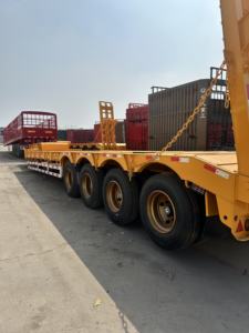 Semirremolque de Plataforma Plana de Acero de Alta Resistencia con Certificación ISO, Tres Ejes, Transporte de Equipo Pesado, Suspensión Neumática, 20-100T - Product Image 2
