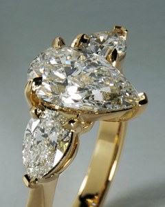 Bague de fiançailles moderne en or massif avec diamant de laboratoire taille brillant poire pour femme, sertie à griffes, bijou raffiné, cadeau idéal - Product Image 5