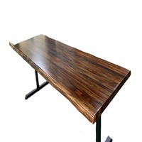 Table de salle à manger en bois massif de peuplier français avec résine époxy, plateau en résine époxy effet rivière, pour hôtel et restaurant