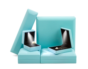 Portagioie <span class=keywords><strong>con</strong></span> LOGO a colori personalizzati a LED <span class=keywords><strong>con</strong></span> <span class=keywords><strong>anello</strong></span> di <span class=keywords><strong>luce</strong></span> e <span class=keywords><strong>anello</strong></span> <span class=keywords><strong>con</strong></span> bracciale portagioie <span class=keywords><strong>con</strong></span> <span class=keywords><strong>luce</strong></span> - Product Image 4