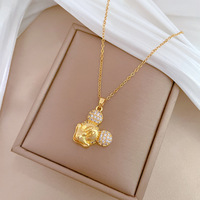 Collier en acier inoxydable avec pendentif Mickey Mouse en zircon plaqué or pour femmes