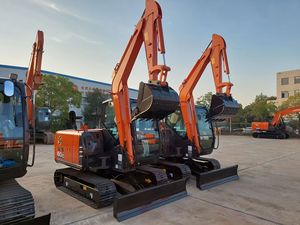 Miniexcavadora Hitachi 60C de 5.4 toneladas, excavadora compacta de cadenas usada para construcción, excavadora usada para trabajos agrícolas. - Product Image 2
