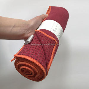 Serviette <span class=keywords><strong>de</strong></span> <span class=keywords><strong>yoga</strong></span> chaude OEM avec points antidérapants, tapis <span class=keywords><strong>de</strong></span> <span class=keywords><strong>yoga</strong></span> antidérapant, serviette absorbante pour le <span class=keywords><strong>yoga</strong></span> chaud, le bikram, le pilates et le fitness, 72 pouces x 26 pouces - Product Image 4