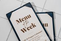 Support de menu personnalisé en contreplaqué et similicuir modèle JuXing avec impression en héliogravure et couverture à logo personnalisé pour restaurants (vente en gros)