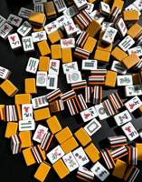 Table de Mahjong Américaine Moderne de Luxe avec 160 Tuiles Acryliques Numérotées, Fabriquées à la Main, Non Toxiques, Écologiques, Durables, Portables et Pliables (pour le Poker)