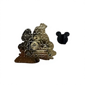 Pins de Solapa Modernos de Aleación de Zinc Fundidos a Presión, Personalizados OEM, con Diseño de Dibujos Animados, Electrochapados, Hechos en Vietnam - Product Image 3
