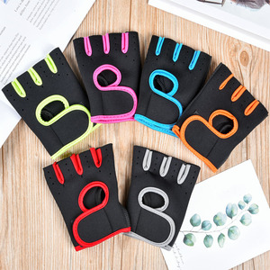 Guantes Deportivos Personalizados sin Dedos para Levantamiento de Pesas, Entrenamiento Físico y Ejercicio - Product Image 4