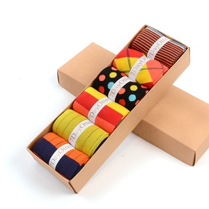 Calzini Eleganti Firmati di Lusso Unisex in Modal con Fantasia Geometrica Colorata e Divertente in Scatola - Pronti per la Spedizione - Product Image 2