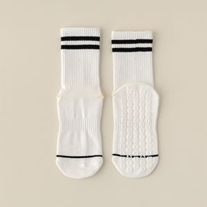 Calcetines de Pilates Antideslizantes Profesionales al por Mayor para Mujer, Calcetines de Yoga Colorblock con Agarre, Calcetines Deportivos de Media Pantorrilla - Product Image 6