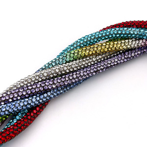 Al por mayor: Cuerdas y correas de pedrería, Nueva Colección, Tubo de pedrería para la parte superior de sandalias de mujer, Cordones para zapatos - Product Image 3