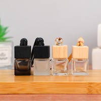 Diffuseur de parfum pour voiture de luxe, flacon vide de 8 ml, parfum suspendu pour voiture, diffuseur d'huile parfumée carré de qualité supérieure