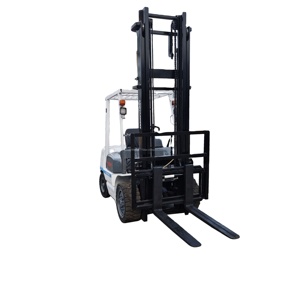 Chariot élévateur agricole diesel TCM 3 tonnes avec bras télescopique, haute efficacité, capacité tout-terrain, garantie 1 an - Product Image 1