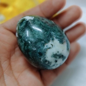 Venta al por mayor de piedras de ágata musgosa natural pulida de alta calidad, cristal energético en forma de huevo, tendencia de moda, embalaje seguro para regalos. - Product Image 6