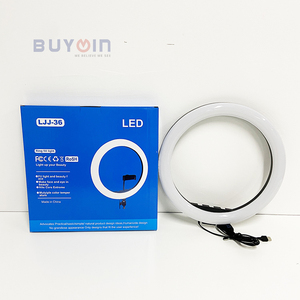 14 pouces maquillage <span class=keywords><strong>Led</strong></span> <span class=keywords><strong>téléphone</strong></span> remplir lumière beauté photographique <span class=keywords><strong>cercle</strong></span> Selfie anneau lumière avec trépied support pour Youtube <span class=keywords><strong>Led</strong></span> anneau lumière - Product Image 1