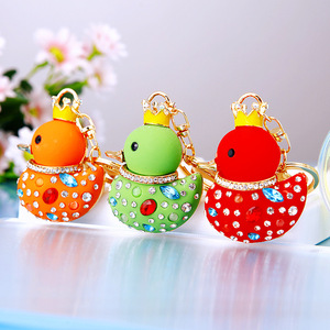 พวงกุญแจรูปเป็ดเหลืองสุดน่ารักสำหรับผู้หญิง ทำจากโลหะประดับคริสตัลและเพชรเทียม เหมาะเป็นของขวัญในเทศกาล ผลิตจำนวนมาก - Product Image 1