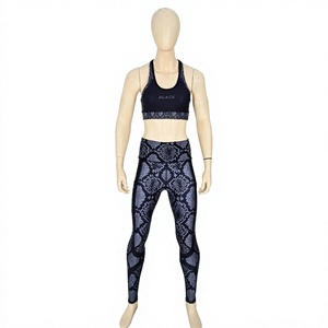 Conjunto de Yoga Blaze Fight Wear para Mujer, Diseño Sólido con Torsión, Ligero, Compresión, Uniforme, Elástico en Cuatro Direcciones, Cintura Alta Elástica - Product Image 1