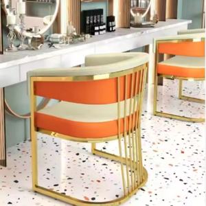 Chaise de salle à manger en cuir confortable avec accoudoirs en métal, style nordique moderne, mobilier de maison de luxe léger - Product Image 6