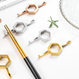 Porta Palillos Hexagonal Shiny-JH de Acero Inoxidable 304 Chapado en Oro para Restaurantes, Hoteles y Uso Comercial - Product Image 5