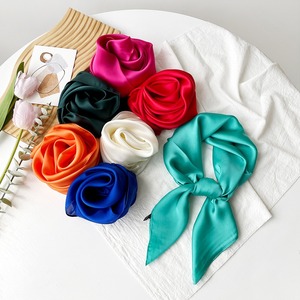 Pañuelo cuadrado pequeño de satén de color liso para mujer, pañuelo de cuello de moda, cinta para el pelo, lazo para bolso, pañuelo de satén colorido para uso diario - Product Image 2