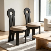 Chaise de salle à manger en bois massif avec dossier en anneau perforé et assise ronde rembourrée – Fournisseur en gros de mobilier pour cafés et boutiques