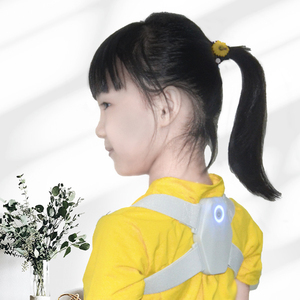 Corrector de Postura Inteligente con Recordatorio de Corrección de Joroba, Corrector de Postura para Estudiantes con Alerta de Vibración en la Espalda, Entrenador de Postura Portátil - Product Image 4