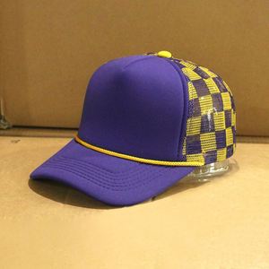 Casquette de baseball 5 panneaux de haute qualité, vierge pour sublimation, en maille, avec cordon, style camionneur, logo personnalisé imprimé, casquette de camionneur à motif à carreaux en mousse - Product Image 2