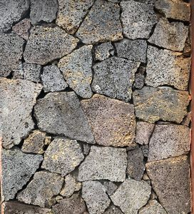 Revêtement de mur en pierre aléatoire de placage de pierre de roche de lave volcanique de Lavastone gris noir naturel motif fou - Product Image 5