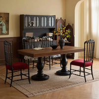 Table à manger rétro Alice en frêne massif avec support de table épais de style colonne romaine