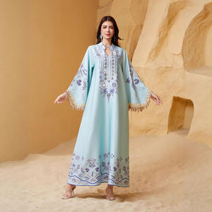 Robe <span class=keywords><strong>Abaya</strong></span> élégante et modeste d'été en polyester bon marché de <span class=keywords><strong>grande</strong></span> <span class=keywords><strong>taille</strong></span> avec glands imprimés de Dubaï pour les musulmans du Moyen-Orient et les Arabes - Product Image 2