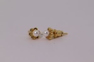 Boucles d'oreilles clous en laiton plaqué or pour femmes, style classique vintage, luxe léger, avec pétales de fleurs et perle, Tianyu Gems - Product Image 6