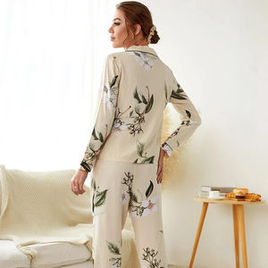 Ensemble de pyjama en bambou pour femmes, chemise à boutons et pantalon long en fibre de bambou personnalisée - Product Image 4