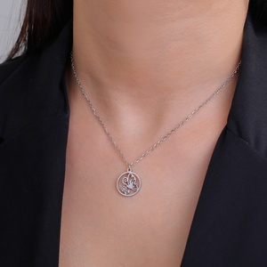 蝴蝶和花朵吊坠项链时尚不锈钢珠宝项链女男士 - Product Image 4