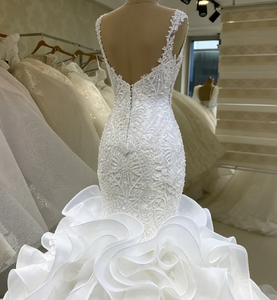 Abito da sposa a sirena con scollo illusione romantico, elegante strascico a cappella, gioiello sul petto, stile africano - Product Image 5