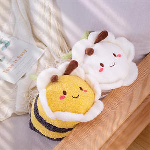 Venta caliente Ins Plush Fuzzy Bumble Bee Animal relleno hogar Decoración sofá suave <span class=keywords><strong>Anime</strong></span> abeja con flor almohada juguete - Product Image 5