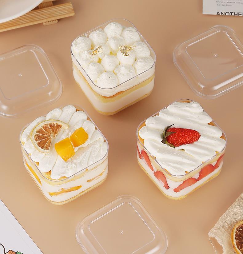透明プラスチック製スクエアムースケーキ容器 蓋付きデザートカップ