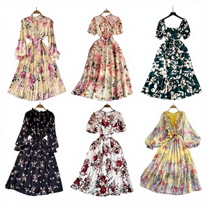 Moda Femminile Europea 2026 - <span class=keywords><strong>Nuova</strong></span> <span class=keywords><strong>Collezione</strong></span> Primavera - Abito a Gonna Ampia con Stampa Retrò Stile Corte - Product Image 1