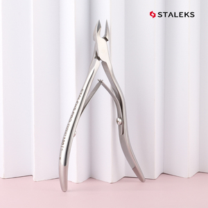 <span class=keywords><strong>STALEKS</strong></span> Coupe-cuticules multi-usages avec capuchon de protection, lame tranchante en acier inoxydable, sûr et hygiénique pour les ongles des pieds - Product Image 3