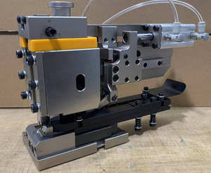 อุปกรณ์ต่อลมแบบยุโรปสำหรับชุด FLDNG1รูปธงชุด250จังหวะ40มม. ความสูงในการปิด135.78มม. - Product Image 4