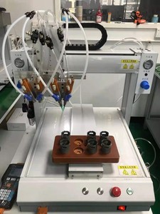 Machine de distribution de colle <span class=keywords><strong>automatique</strong></span> 3D à haute vitesse à quatre axes à personnalisation de haute précision - Product Image 2