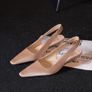 <span class=keywords><strong>Scarpe</strong></span> sexy da donna con <span class=keywords><strong>tacco</strong></span> <span class=keywords><strong>basso</strong></span> in raso da donna - Product Image 1