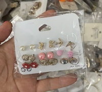 1kg 80-150 pièces Bijoux en gros de Yiwu vendus au poids Boucles d'oreilles pendantes style coréen tendance Assortiment aléatoire et mixte
