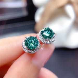 Boucles d'oreilles classiques en zircon vert pour femme, en alliage, taille brillant ronde, sertissage griffe, bijoux de fête, boucles d'oreilles tendance - Product Image 4