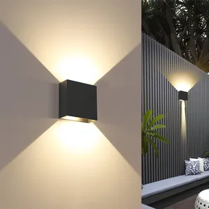 調節可能なビーム角正方形プラスチック防水マウントノルディックモダン上下外装LED屋外ウォールライト