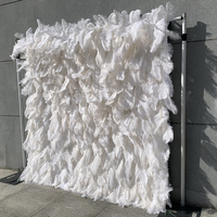 YXFW046 Rosige Blumen Künstliche Blumenwand Hintergrund 3D Weiße Federwand Aufrollbar 8ftx8ft Blumenwand für Hochzeitsdekoration