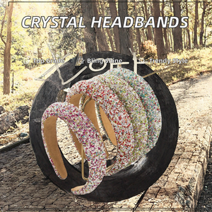 Serre-têtes de luxe en tissu de style géométrique européen et américain, ornés de cristaux scintillants, de haute qualité, 16 cm, pour femmes, vente en gros - Product Image 2