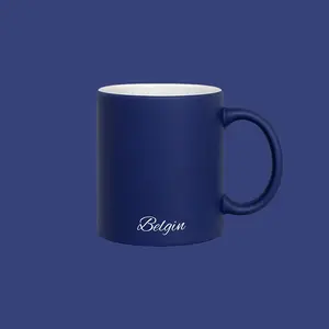 Taza de Cerámica Personalizada Azul Marino con Nombre y Diseño Moderno de 12 oz para Café y Smoothies para el Día del Padre y el Oktoberfest - Product Image 1