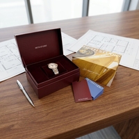 Boîte cadeau pour montre de style livre rigide magnétique avec insert en velours, logo personnalisé imprimé, étui extérieur pour l'emballage de montres-bracelets