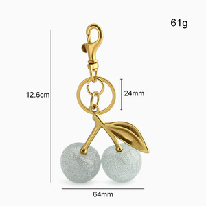 Chaveiro de Zinco Durável com Pingente de Frutas (Cereja, Pera, Maçã) para Mulheres, Acessório de Luxo e Moda para Bolsas, Decoração Fofa para Bolsas e Carteiras - Product Image 6