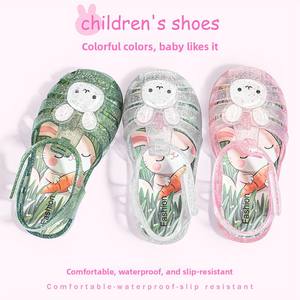Sandalias de Verano 2026 para Niños y Niñas, Zapatos de Gelatina Infantiles Antideslizantes e Impermeables con Cierre de Velcro y Punta Cerrada, Zapatos de Playa - Product Image 1