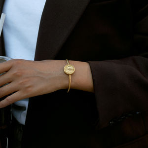 J & D Moda Retrato Moneda Pulsera 18K Chapado en oro Acero inoxidable Moda Señora Moneda Retrato Twist Open Cuff Bracelet - Product Image 3